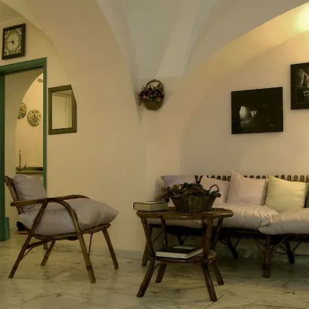 Xenios Bed & Breakfast 2*